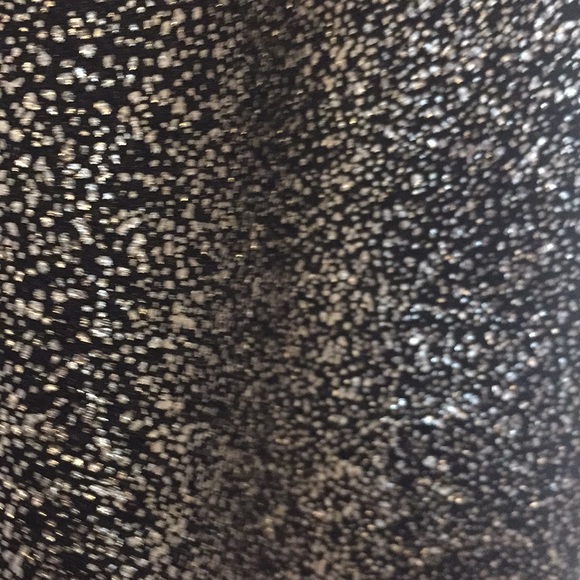 Beautiful scalloped iz Byer dress black with gold - Picture 5 of 8